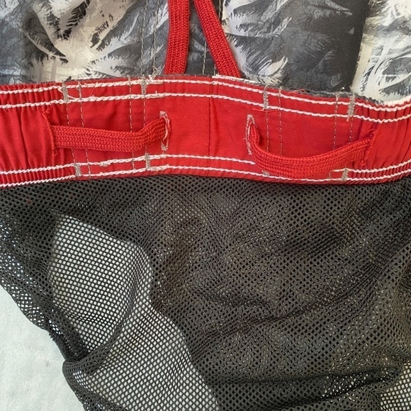 Docker's Mesh Lined Swim Shorts Grayscale Palm Tree Print Thigh Pocket Sz Large - Picture 6 of 7